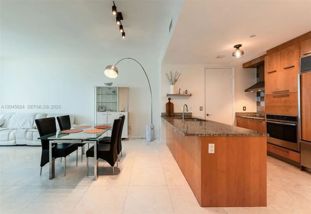 5 of 38 - 15901 Collins Avenue #2502, Sunny Isles Beach, FL