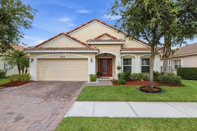 2 of 43 - 2024 Albany Terrace Sw, Vero Beach, FL