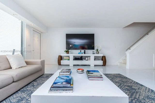 4 of 47 - 425 Grapetree Drive #206, Key Biscayne, FL