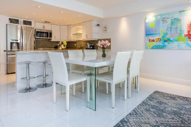 5 of 47 - 425 Grapetree Drive #206, Key Biscayne, FL