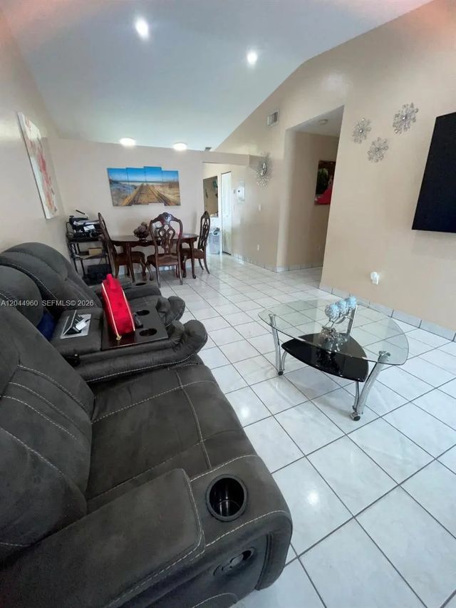 5 of 11 - 7681 Nw 178th Terrace, Hialeah, FL