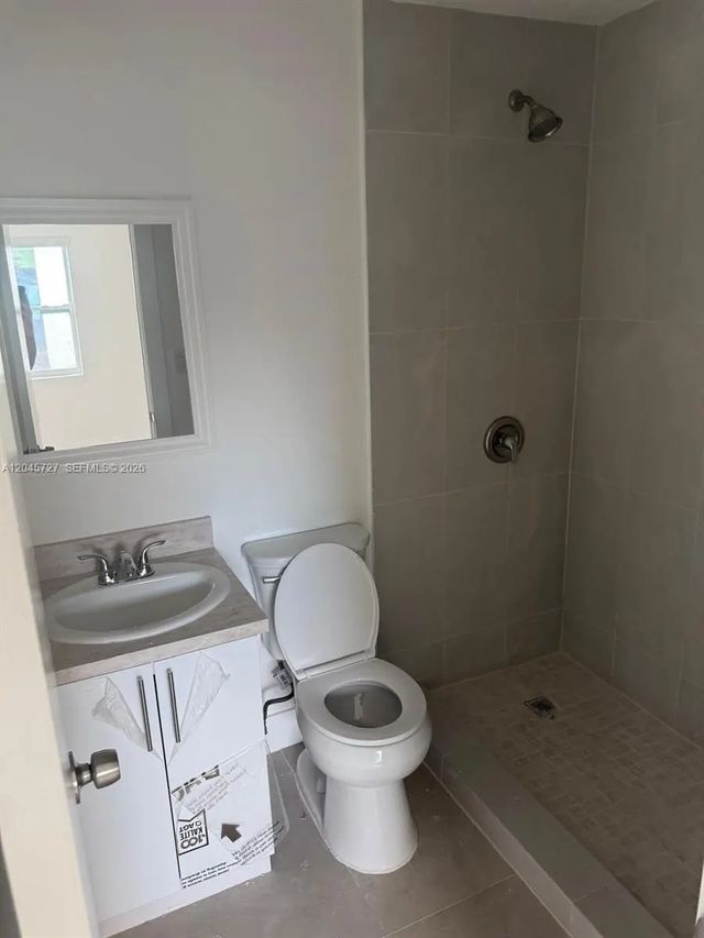 3 of 8 - 2328 Nw 80th Street, Miami, FL