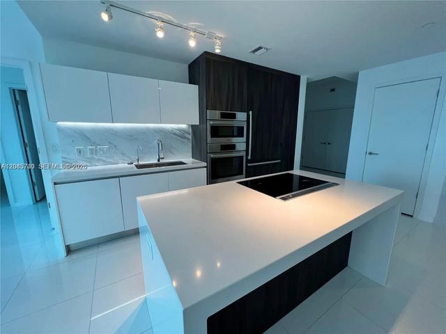 4 of 27 - 851 Ne 1st Avenue #1208, Miami, FL