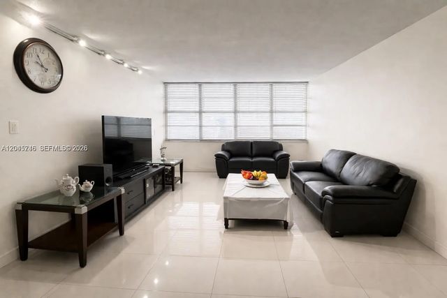 3 of 24 - 1351 Ne Miami Gardens Drive #511e, Miami, FL