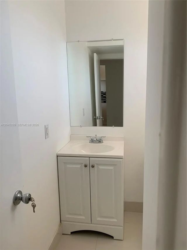 4 of 10 - 201 Berkley Road #204, Hollywood, FL