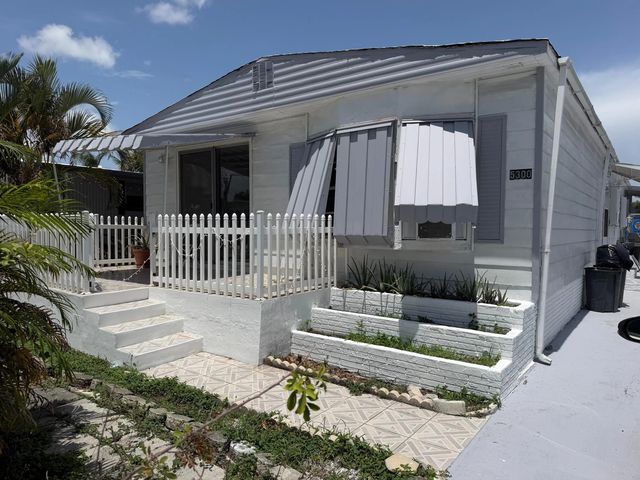 2 of 17 - 5300 Sw 22nd Avenue, Dania Beach, FL