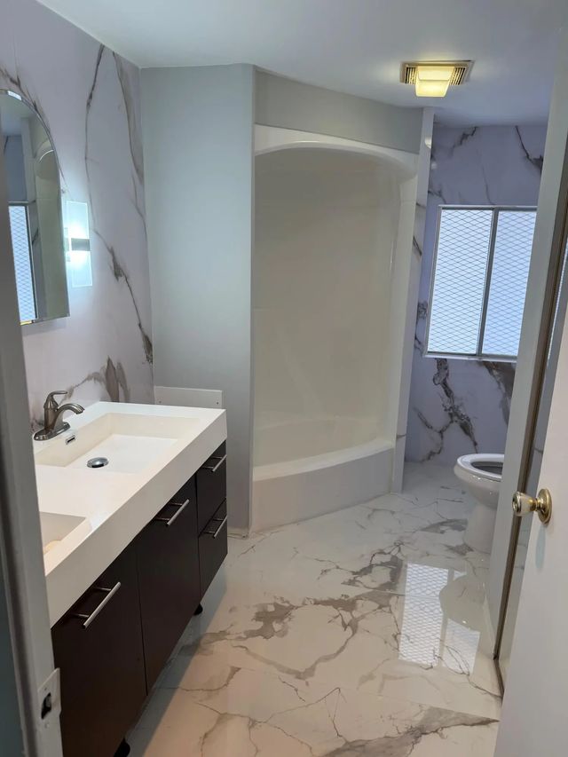4 of 17 - 5300 Sw 22nd Avenue, Dania Beach, FL