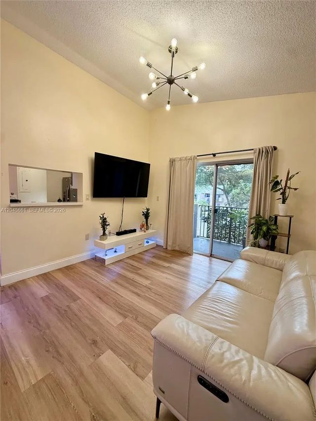 2361 Nw 96th Terrace #18h, Pembroke Pines
