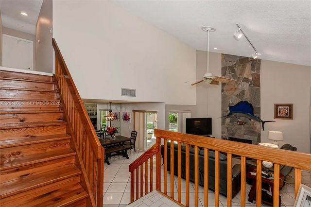 4 of 33 - 17617 Nw 61st Court N, Hialeah, FL