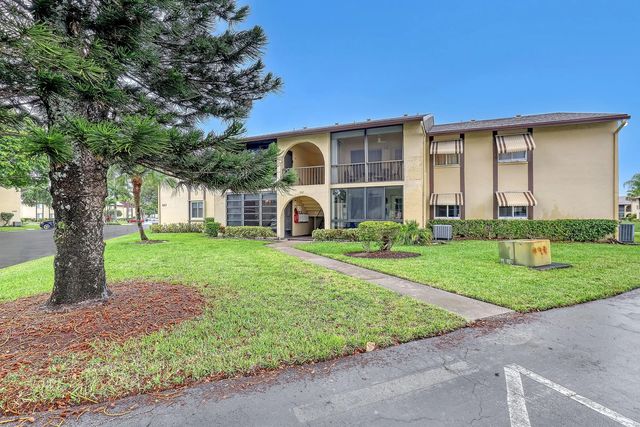 337 Pine Ridge Circle #a-1, Greenacres