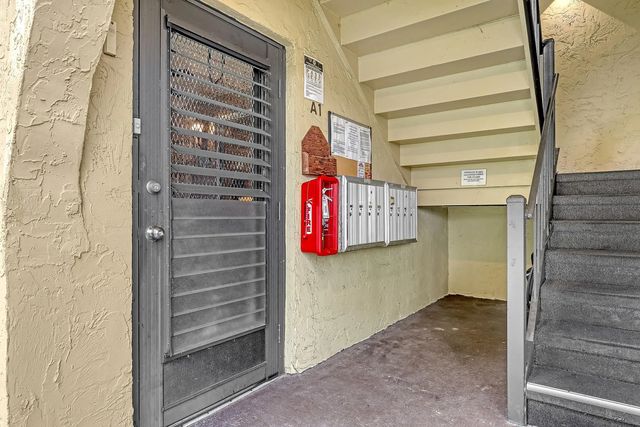 5 of 40 - 337 Pine Ridge Circle #a-1, Greenacres, FL