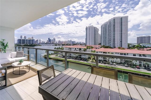 2 of 11 - 3250 Ne 188th Street #606, Aventura, FL