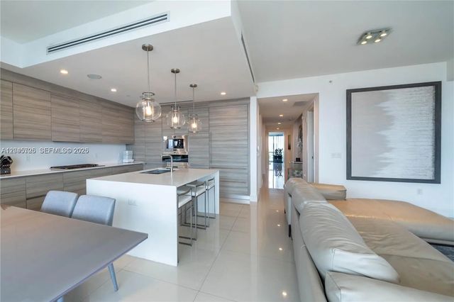 4 of 11 - 3250 Ne 188th Street #606, Aventura, FL