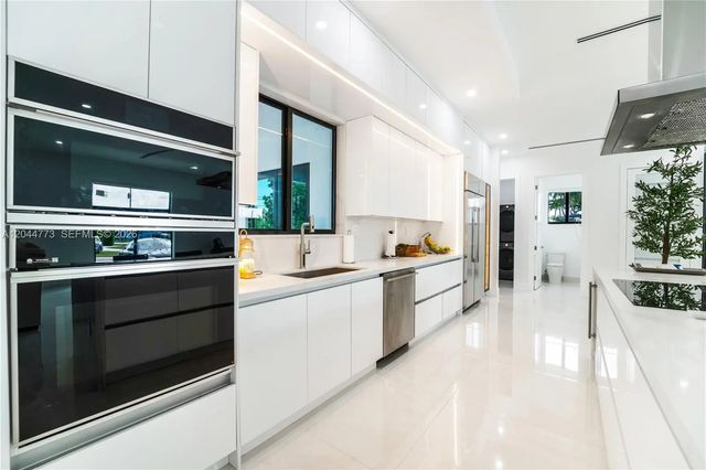 4 of 82 - 9630 Sw 10th Terrace, Miami, FL