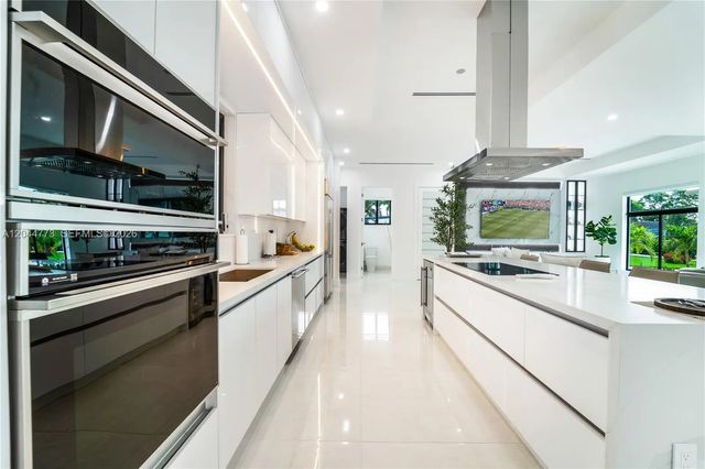 5 of 82 - 9630 Sw 10th Terrace, Miami, FL