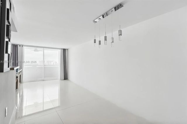 2 of 34 - 1775 Washington Avenue #14f, Miami Beach, FL