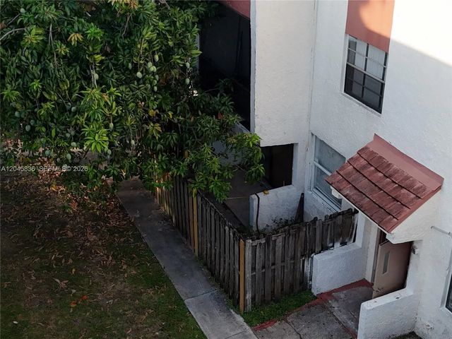 2 of 32 - 1750 Nw 55th Avenue #103, Lauderhill, FL