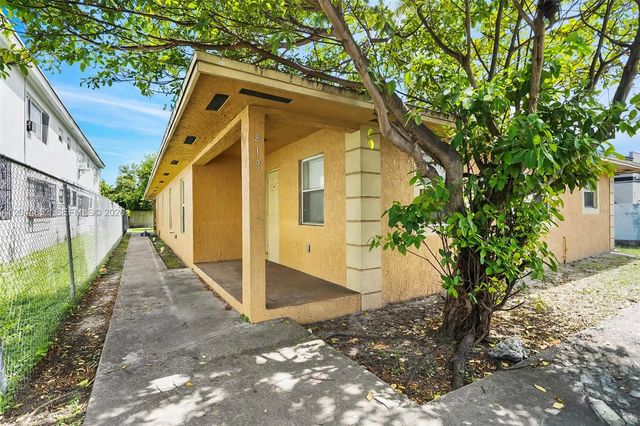 812 Nw 70th Street, Miami