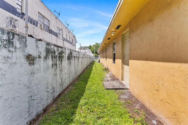 4 of 20 - 812 Nw 70th Street, Miami, FL