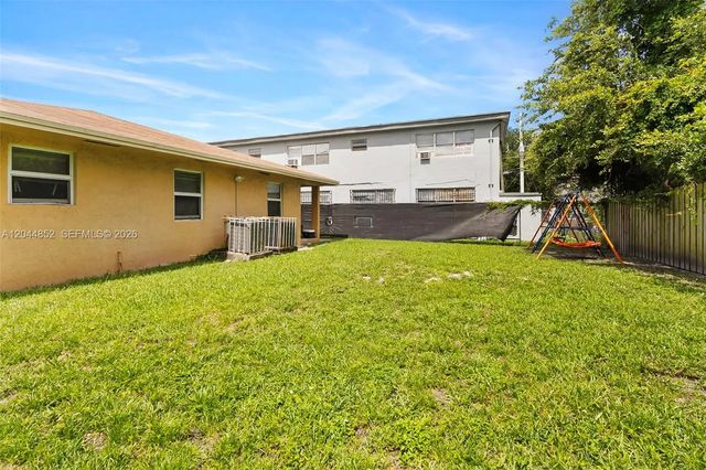 5 of 20 - 812 Nw 70th Street, Miami, FL