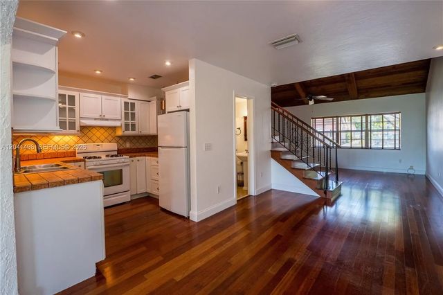 5 of 37 - 2133 N 14th Avenue, Hollywood, FL