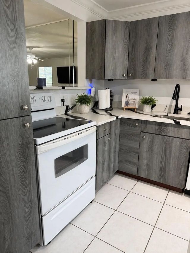 2 of 12 - 5961 Nw 2nd Avenue #108, Boca Raton, FL