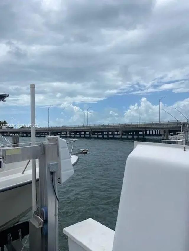 3 of 12 - 150 Se 25th Rd Slip, Miami, FL