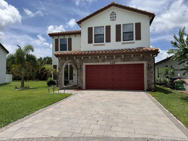 2 of 25 - 4426 Buena Tara Drive, Lake Belvedere Estates, FL