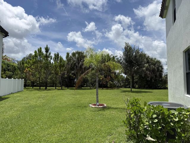 4 of 25 - 4426 Buena Tara Drive, Lake Belvedere Estates, FL