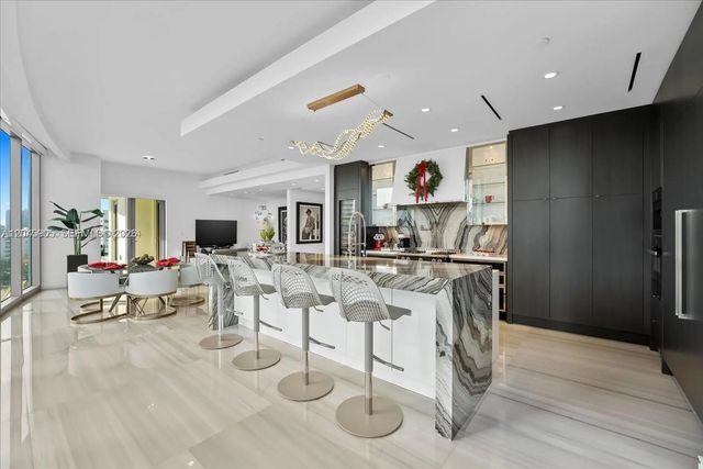 3 of 4 - 17901 Collins Avenue #604, Sunny Isles Beach, FL