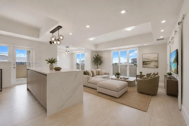 4 of 21 - 120 Salamanca Avenue #ph, Coral Gables, FL