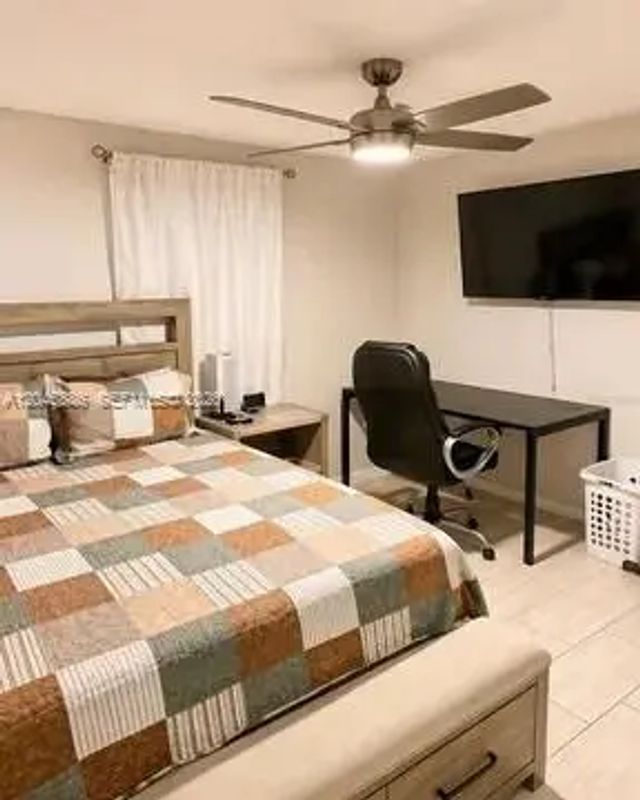 4 of 20 - 2123 Ne 6th Avenue, Cape Coral, FL