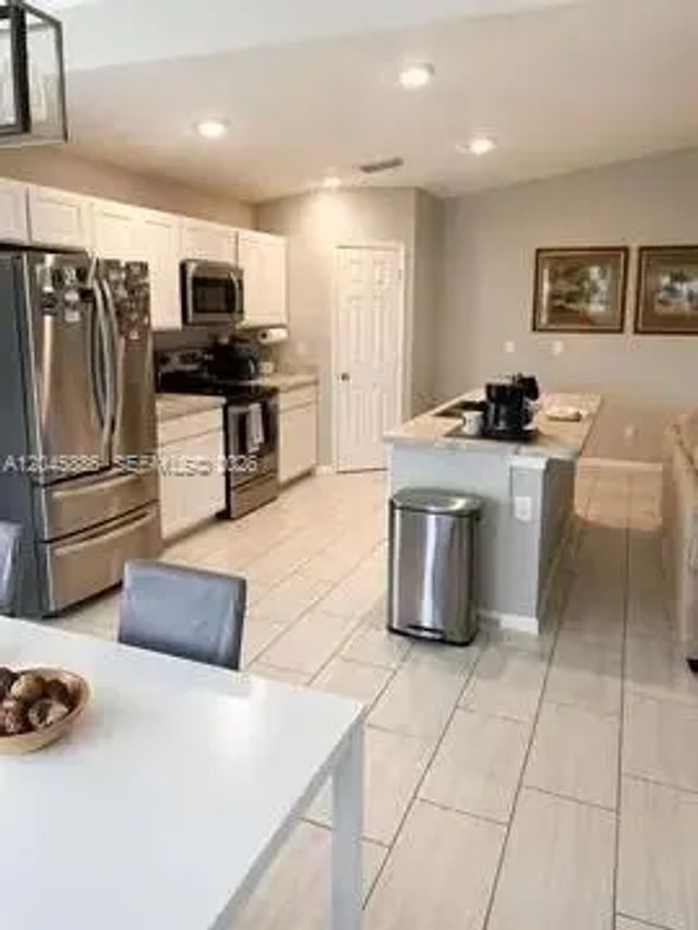 5 of 20 - 2123 Ne 6th Avenue, Cape Coral, FL