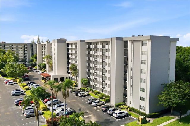 5900 Nw 44th Street #605, Lauderhill