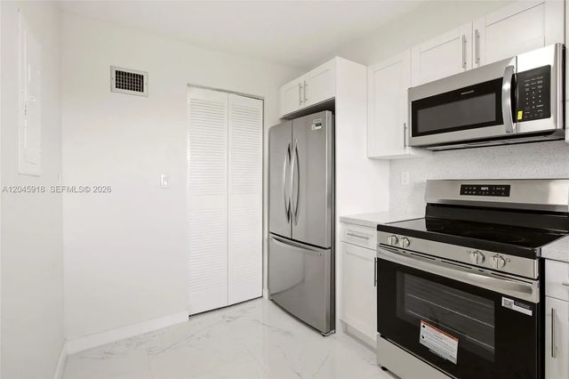 3 of 23 - 5900 Nw 44th Street #605, Lauderhill, FL