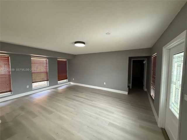 5 of 6 - 17880 Ne 13th Avenue, North Miami Beach, FL