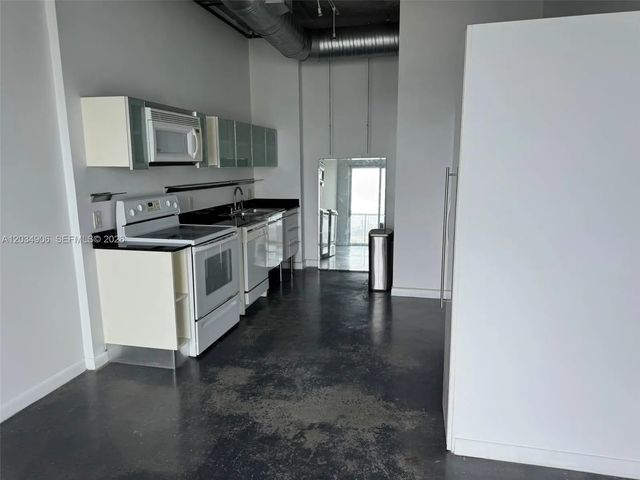 5 of 34 - 10 S River Drive #812, Miami, FL