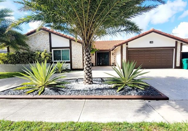 6324 Nw 201st Lane, Hialeah