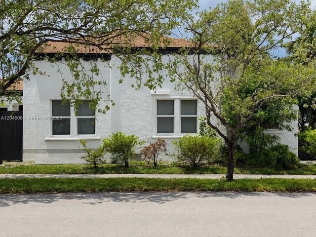 3 of 5 - 1700 Dewey Street, Hollywood, FL