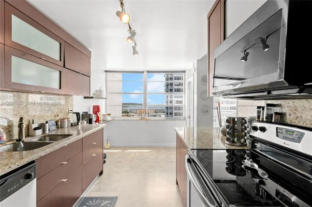 3 of 19 - 18071 Biscayne Boulevard #1404, Aventura, FL