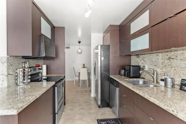 4 of 19 - 18071 Biscayne Boulevard #1404, Aventura, FL