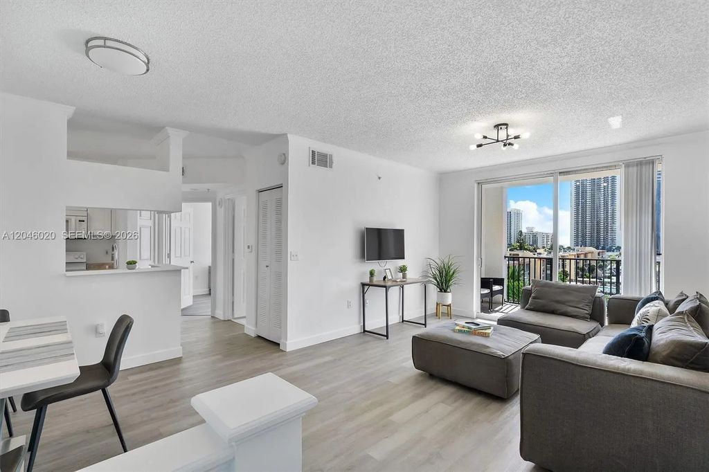17100 N Bay Road #1717, Sunny Isles Beach