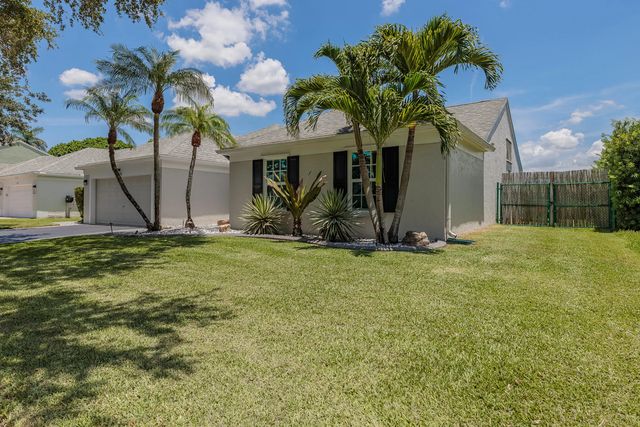 4 of 30 - 10275 Grove Lane, Cooper City, FL