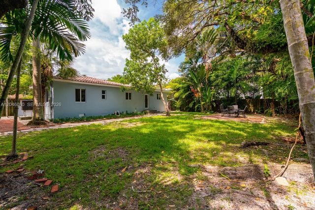4 of 14 - 2215 Tequesta Lane, Miami, FL