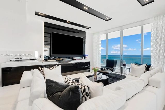 5 of 27 - 18501 Collins Avenue #2304, Sunny Isles Beach, FL