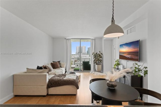 2 of 34 - 140 S Dixie Highway #417, Hollywood, FL
