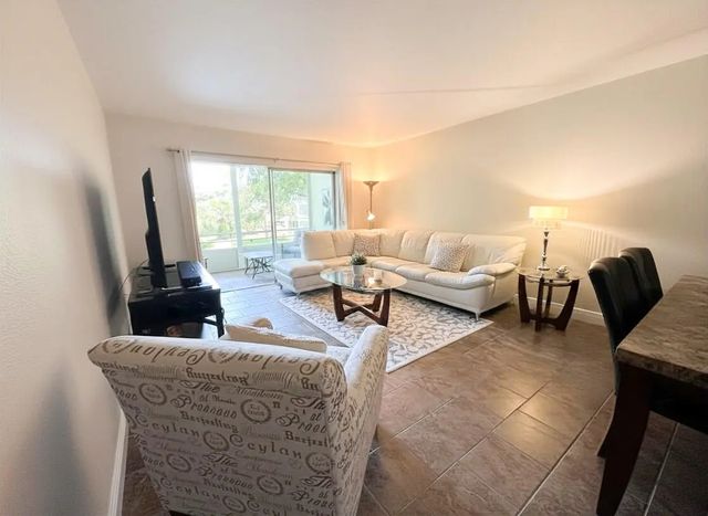 2 of 12 - 5131 W Oakland Park Boulevard #202, Lauderdale Lakes, FL