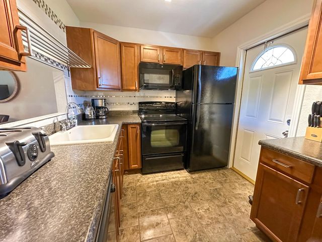 4 of 12 - 5131 W Oakland Park Boulevard #202, Lauderdale Lakes, FL