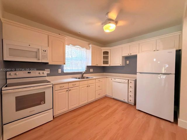 3 of 30 - 2832 Fillmore Street #20, Hollywood, FL