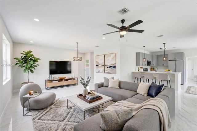 3 of 20 - 211 Nw 14th Court, Dania Beach, FL